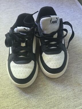 Puma Kids Black and White Low-Top Sneakers